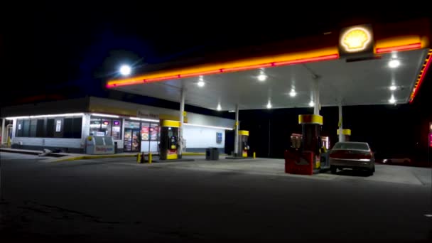 Atlanta Usa Ludzie Stacji Benzynowej Shell Fulton Industrial Blvd Późno — Wideo stockowe