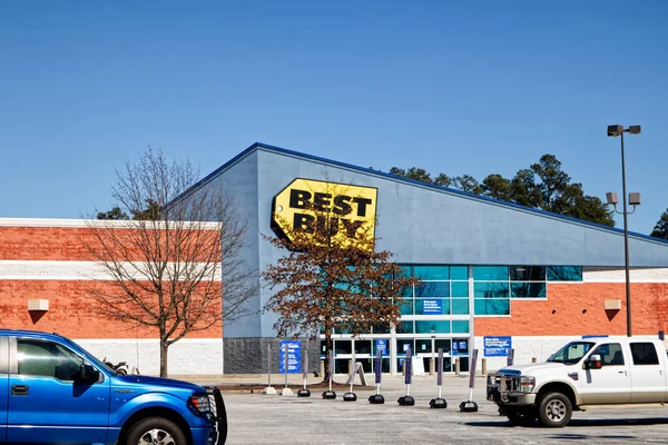 Augusta Usa Best Buy Perakende Mağazasının Otoparkı Açık Mavi Gökyüzü — Stok fotoğraf