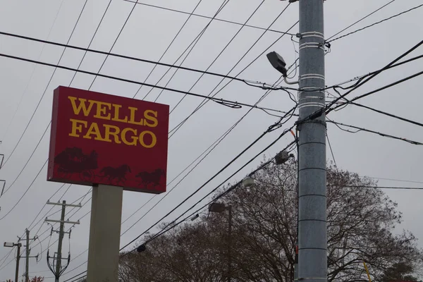 Augusta Usa Zárjuk Wells Fargo Banktáblát Power Pole — Stock Fotó