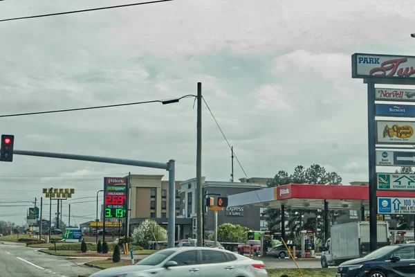 Augusta Usa Scena Urbana Con Segnaletica Gas Edifici Traffico Belair — Foto Stock