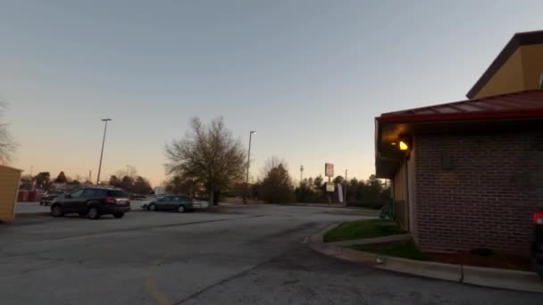 Augusta Usa Side Drive Pan Ppizza Hut Restaurant Cars Line — 图库视频影像