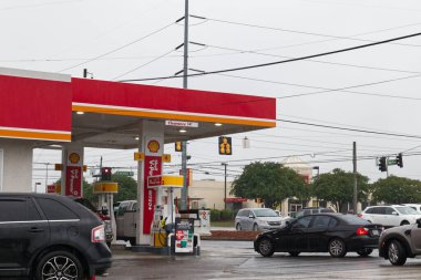 Columbia County, Ga USA 05: 21 K Benzin İstasyonu yağmurda pompadaki panik hatları Koloni boru hattı sızıntıları ve Gürcistan - Kolombiya Yolu 'ndaki kesintiler 