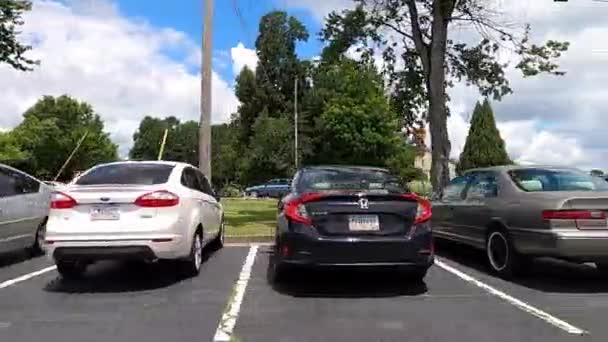 Duluth Usa Line Parked Cars Microcenter Retail Store Street Sign — Stock Video