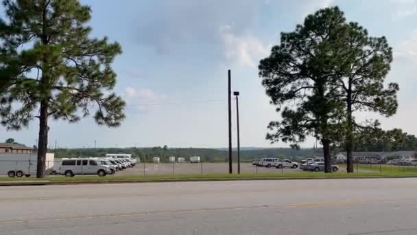 Augusta Usa Richmond County Prison Tobacco Road Pan Buildings Traffic — Vídeos de Stock