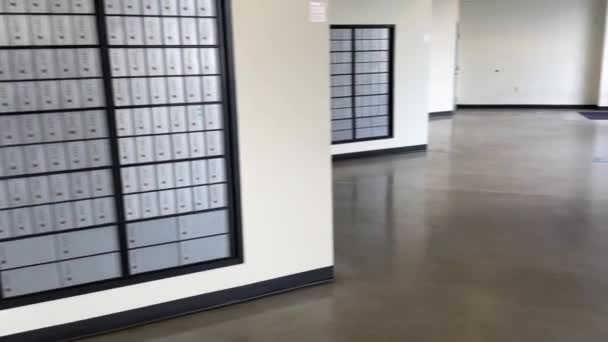 オーガスタ ガインUsa 郵便局のインテリア廊下のパン — ストック動画