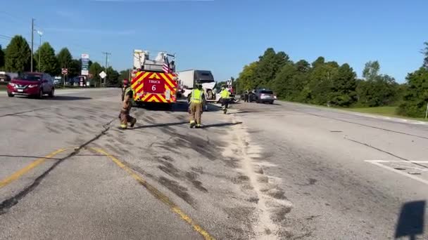 Augusta Usa Lastbilskollision Med Pickup Fortfarande Scen Brandmän Och Lastbil — Stockvideo