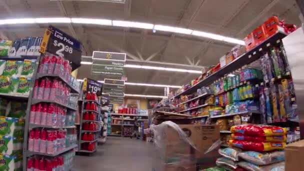 Augusta Usa Walmart Neighborhood Market Interieur Rommelige Gangpad Rommel — Stockvideo