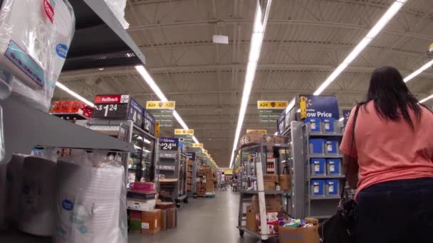 Augusta Estados Unidos Walmart Barrio Mercado Interior Desordenado Pasillo Personas — Vídeo de stock