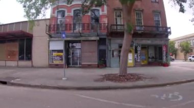 Augusta, Ga USA - 07: 29: Vintage şehir merkezi Augusta Georgia boş perakende alanları ve pencereler kapatıldı