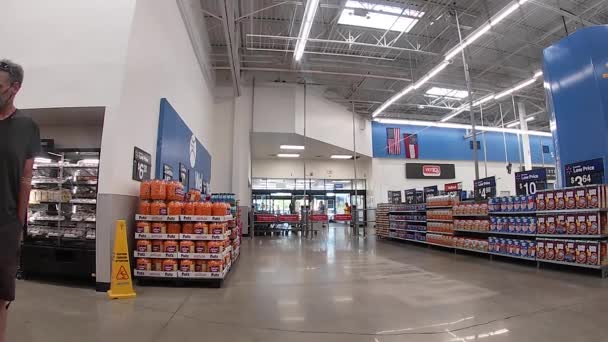 Augusta Usa Walmart Supercenter Inneneinrichter Mit Mundschutz Eingang — Stockvideo