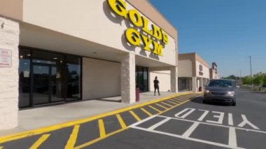 Augusta, Ga USA - 04: 21: Golds Spor Salonu Üyelik Antrenmanı Kulübü ve insanlar 