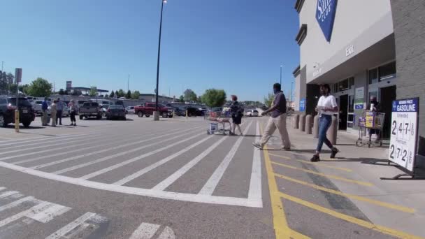 Augusta Usa Sams Wholesale Club Restore Entrance People Wearing Face — 비디오