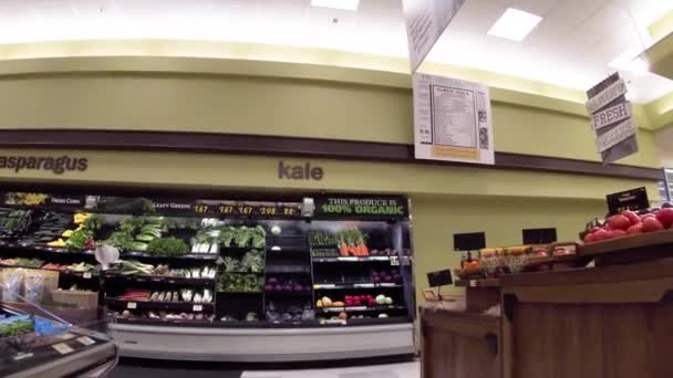 Wrens Usa Inglasar Butiksinredning Kale Display Och Människor — Stockvideo
