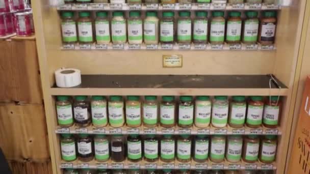 Augusta Usa Sprouts Retail Upscale Grocery Store Tilt Organic Spice — Video Stock