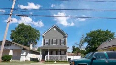 Augusta, Ga USA - 04: 18: 21: Eski tarihi bağbozumu güneydeki evlerin şehir merkezi sahneleri