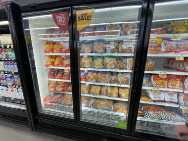 Columbia County, Ga USA - 01 28: 25: Donmuş yiyecekler kızartma bölümü ve fiyatlar