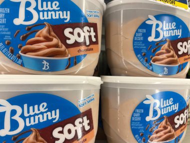 Columbia County, Ga USA - 02 06: 25: Market içi Blue Bunny dondurma çikolatası