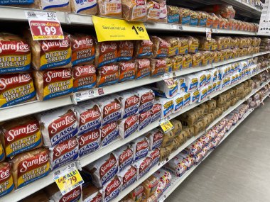 Warrenton, SC USA - 03 01: 25: Market Ekmek Bölümü ve tabela