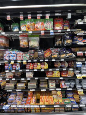 Warrenton, SC USA - 03: 14 25: Market dağınık peynir bölümü