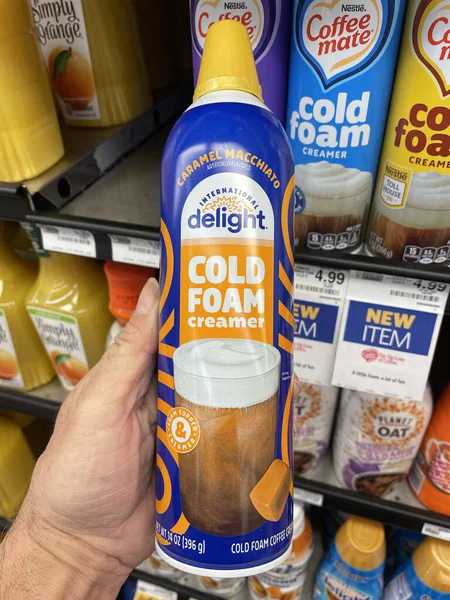 Warrenton, SC USA - 03: 14: 25: Market enfes soğuk köpük krem