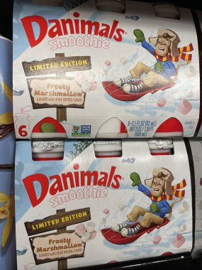 Warrenton, SC USA - 03 18: 25: Market Danimarkalıları Çocuklar için 6 paket yoğurt