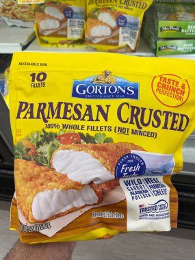 Warrenton, Ga USA - 05 10 25: Market Gortons Parmesan Kabuklu donmuş balık