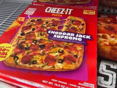 Warrenton, SC USA - 06 07: 25: Market Cheez-It dondurulmuş pizza çedar Jack