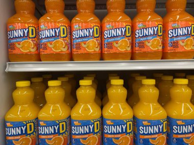 Warrenton, SC USA - 06 09: 25: Market Sunny D soğuk portakal suyu ön tarafa bakıyor