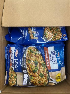 Warrenton, SC USA - 06: 13 25: Market hisseleri Viola tavası dondurulmuş akşam yemeği kitleri