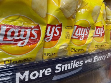 Warrenton, SC USA - 07 01: 25: Market Patates cipsi döşedi