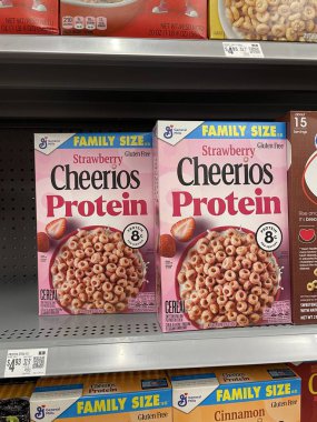 Kuzey Augusta, SC USA - 03: 22 25: Walmart Cheerios gevreği çilek proteini