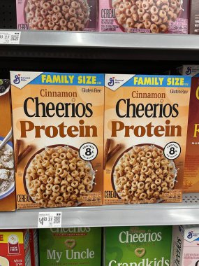 Kuzey Augusta, SC USA - 03: 22 25: Walmart Cheerios mısır gevreği tarçın