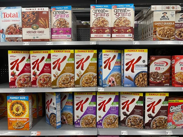Kuzey Augusta, SC USA - 03: 22 25: Walmart Kelloggs Özel K tahılları