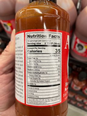 Burke County, Ga USA - 01 31 25: Walmart perakende mağazası Abrams eski moda Bar-b-que sosu 16 ons beslenme