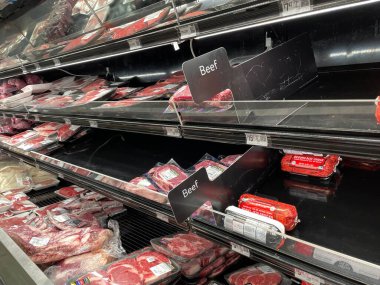 Kuzey Augusta, SC USA - 03: 22 25: Walmart perakende mağazası 2025 et bölümü yan görünümü