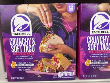 Warrenton, SC USA - 07: 15: Market Taco Bell akşam yemeği paketleri yumuşak ve gevrek taco