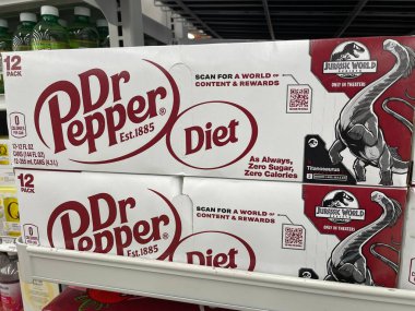 Warrenton, SC USA - 07: 15 25: Market 12 paket diyet Dr Pepper sergileniyor
