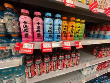 Warrenton, Ga USA - 04: 20 25: Market MAS + Spor içeceği ve vücut zırhı