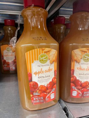 Warrenton, Ga USA - 09: 20 25: Market Fall Favori Elma Şarabı 52 ons