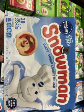 Waynesboro, Ga USA - 1203 03 24: Walmart perakende mağazası Pillsbury kurabiye hamuru kardan adam tatili