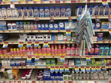 Waynesboro, Ga USA - 12 03: 24: IGA bakkal Ağrısı ve mide rahatlatıcı bölümü fiyatları kapat