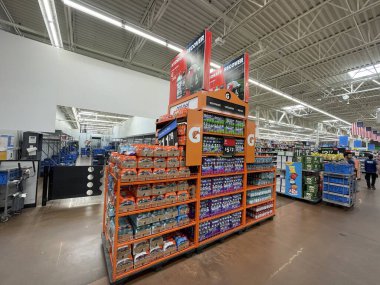 Winter Haven, Fla USA - 105: 25 Winter Haven Fla Walmart perakende satış mağazası Massive Gatorade