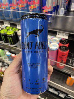 Winter Haven, Fla USA - 105: 25 Winter Haven Fla Walmart perakende satış mağazası Keçi yakıtlı enerji içeceği