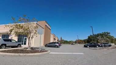 Lakeland, Fla USA - 006 26: Lakeland Florida Spor Salonu açık mavi gökyüzü