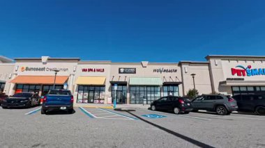 Lakeland, Fla USA - 01 06: 26: Lakeland Florida Perakende satış mağazaları açık mavi gökyüzü