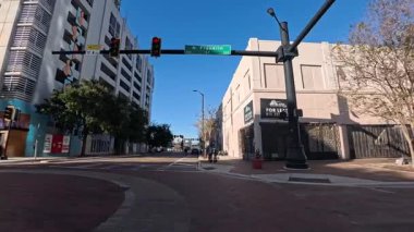 Tampa, Fla USA - 028 Tampa Florida şehir merkezi Sabah erken Tampa Fla Franklin sokak insanları ve şehir binaları pan