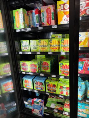 Lakeland, Fla USA - 02 07: 26: Walmart süper merkezi iç mekanı Outshine Donmuş Muamelesi