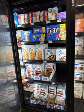 Lakeland, Fla USA - 02 07: 26: Walmart süper merkez İç Gıda Dondurması MM 'ler Şişman Çocuk Büyük Değerli Dondurmalar