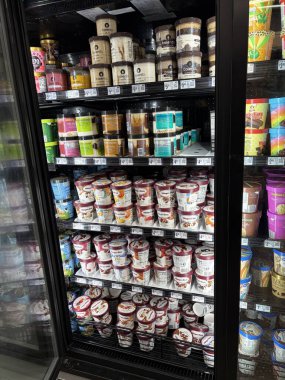 Lakeland, Fla USA - 02 07: 26: Walmart süper merkez İç Gıda Haagen Dazs dondurma ve fiyatları