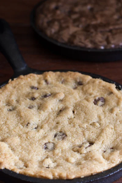 Chocolate Chip cookie in Cast Iron pan — Stock Photo, Image